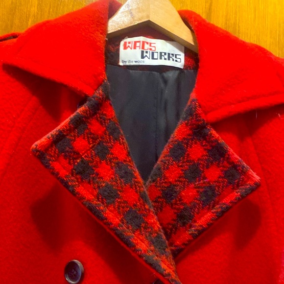 Midi length wool coat by Ilie Wacs, designer - Picture 3 of 6